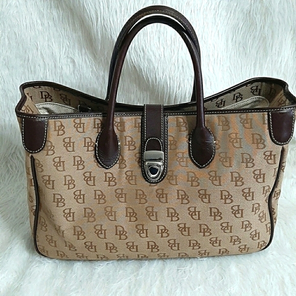 Dooney & BourkeLarge Signature Canvas Bag